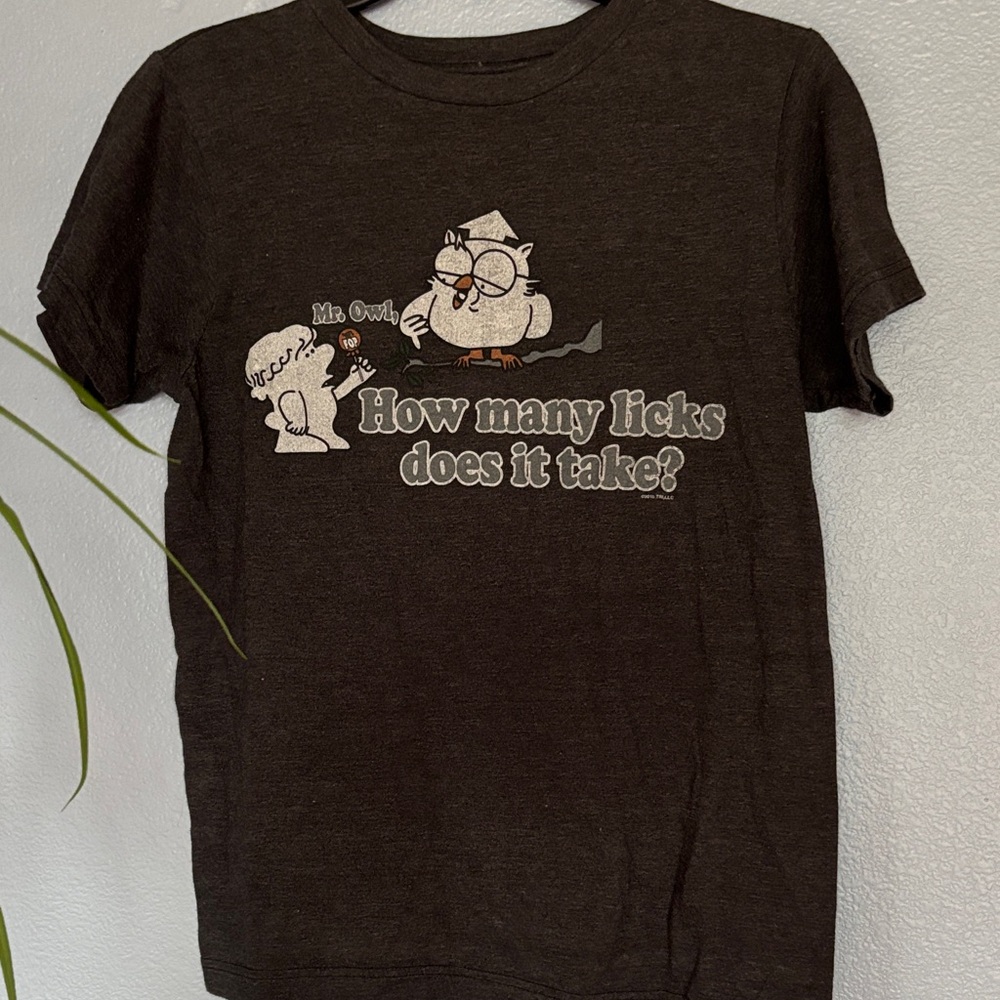 MR. OWL TOOTSIE ROLL Sucker Nostalgic T-Shirt. Graphic Tee. Size small.